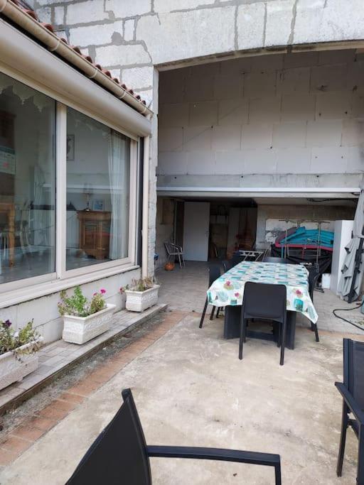 Le Lys Saintes Exterior foto